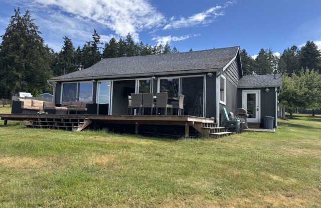 Waterfront 2-Bedroom with a loft Home on Anderson Island photos photos