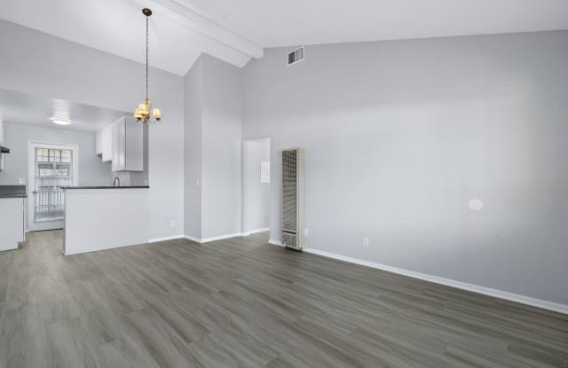 Roswell Avenue (905) Gallery 4