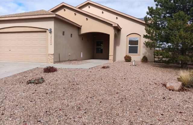 4 Bedroom, 2 Bathroom! Lovely Home! Schedule a Showing! photos photos