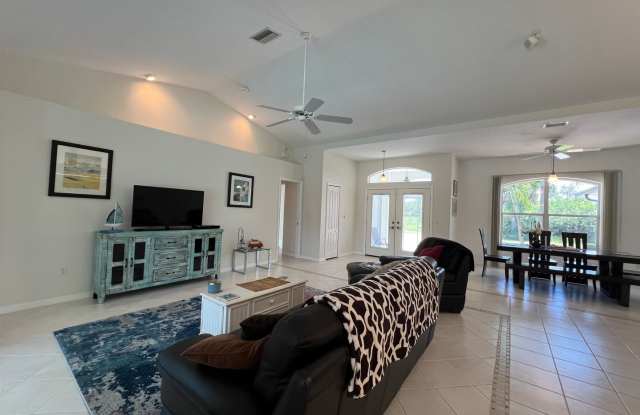 FURNISHED SHORT TERM RENTAL - 3 Bed / 2 Bath - Single Family Pool Home - $5,000/month ** Heated Swimming Pool **Canal View Gallery 4