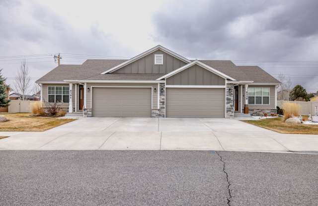 3 bedroom 2.5 bathroom newer townhome for rent photos photos