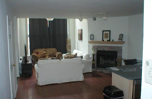 1931 N Sheffield Ave photos photos
