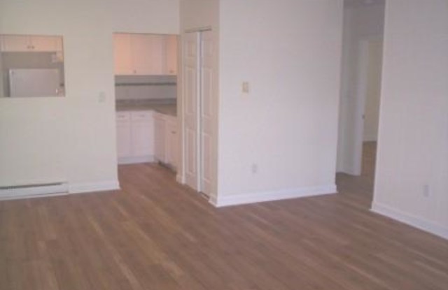 204 Newbury Ave Gallery 2