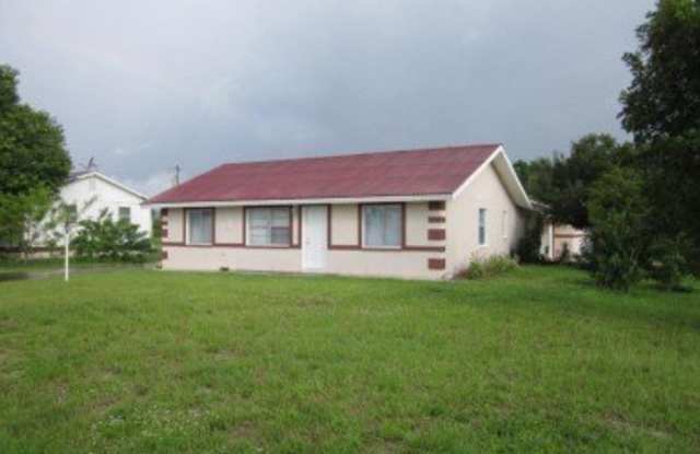 5300 5th Street W Gallery 1