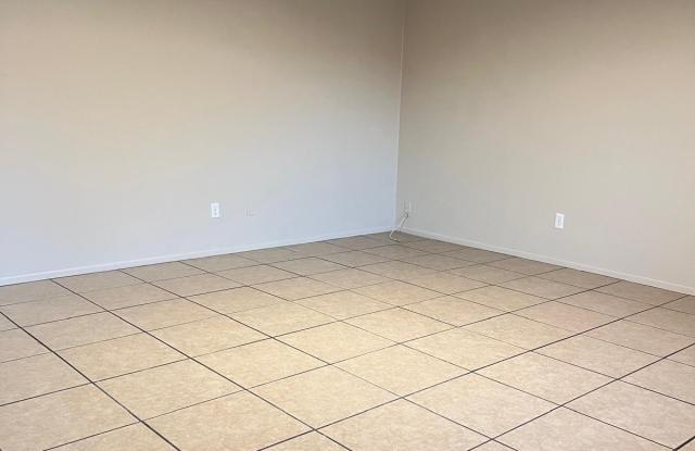 6010 W AUGUSTA Avenue - 6010 West Augusta Avenue, Glendale, AZ 85301