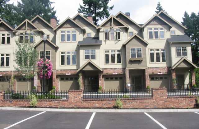 Beautiful Lake Oswego Newer Townhome Walking Distance to Zupans, Starbucks and Shops! photos photos