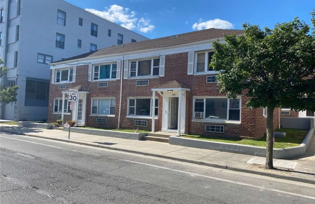 423 E Broadway - 423 East Broadway, Long Beach, NY 11561 423 E Broadway - 423 East Broadway, Long Beach, NY 11561
