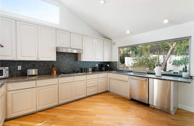 1447 N Kings Road photos photos