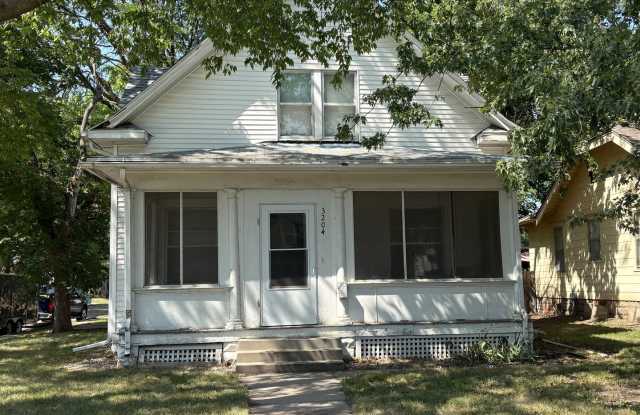 Three Bedroom 1 1/2 Bath Close to East Campus photos photos