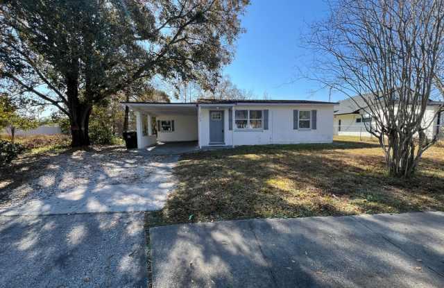 Charming 3-Bed / 2-Bath Renovated Rental in Washington Shores – Prime Orlando Location! photos photos
