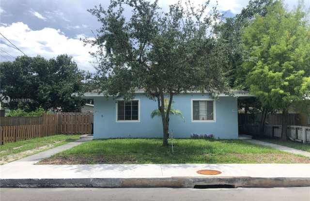 820 W Las Olas Blvd - 820 West Las Olas Boulevard, Fort Lauderdale, FL 33312