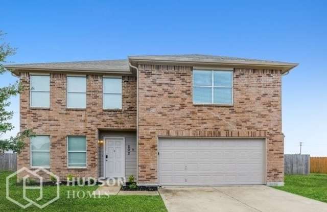 202 Cheyenne Drive - 202 Cheyenne Drive, Waxahachie, TX 75165