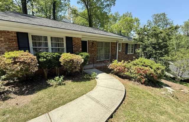 1826 Winchester Trail photos photos