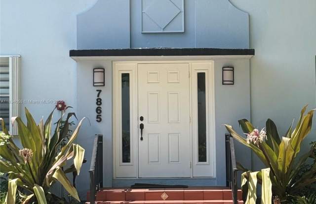 7865 SW 57th Ave photos photos