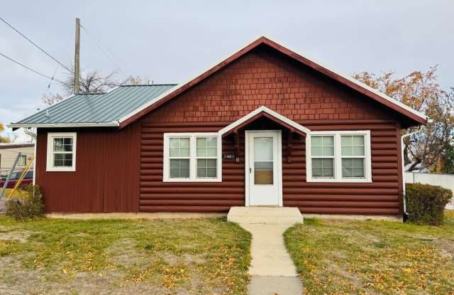 Cozy home 2 Bed 1 Bath - 11 34th Street North, Great Falls, MT 59401