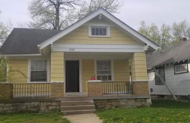 1929 E 71st Terr - 1929 E 71st Ter, Kansas City, MO 64132