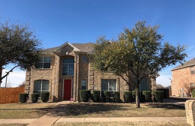 317 Royal Crest Drive - 317 Royal Crest Dr, DeSoto, TX 75115