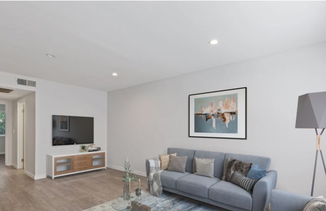 Crenshaw Villa Apartments photos photos