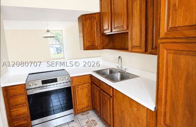 20108 SW 123rd Dr Gallery 4