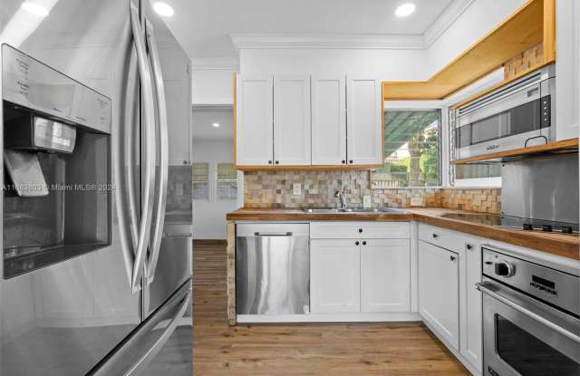 738 Fernwood Rd photos photos