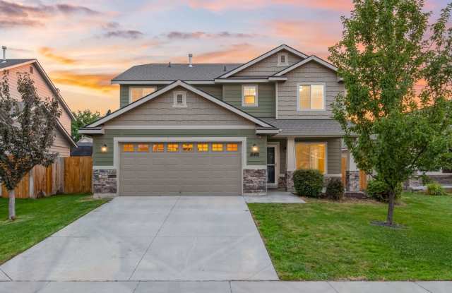 4bd/2.5ba Home Near the Marketplace Nampa  Conveniences! photos photos