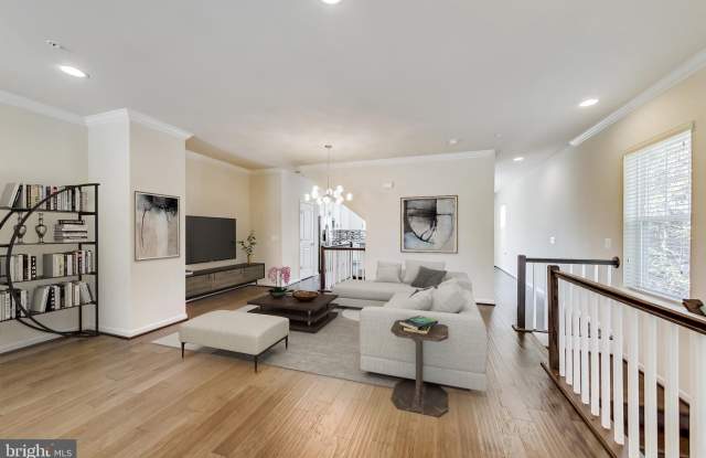 11852 BOLAND MANOR Drive Gallery 1