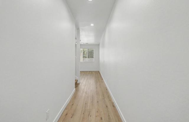 105 W Latona Gallery 4