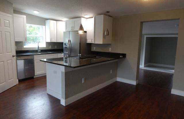 4012 W Montgomery Ter Gallery 3