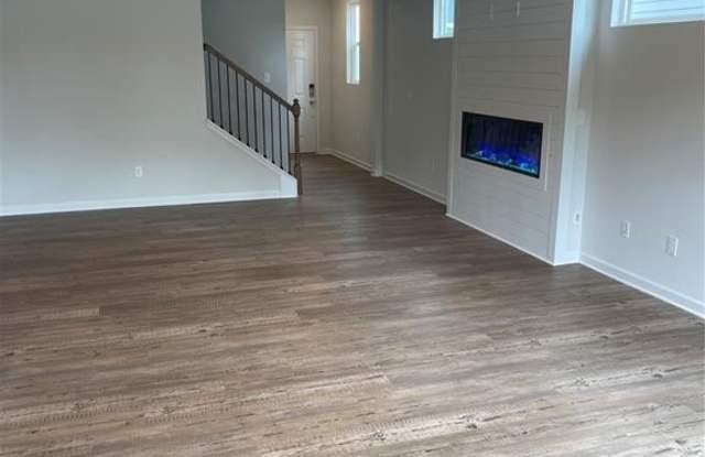 460 point place drive Gallery 3