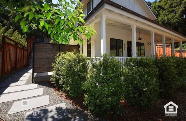 3bd/2ba Retreat in the Heart of Sonoma Wine County - Modern Top Floor Duplex photos photos