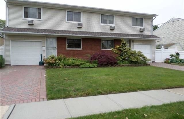 817 N Jefferson Avenue - 817 North Jefferson Avenue, North Lindenhurst, NY 11757