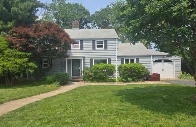 Amazing views overlooking the Raritan River! Commuter delight! Single family home with 2-bedroom, 2 full bathrooms, garage  walk-out basement, located close enough to enjoy New Brunswick but far enough to enjoy peace  quiet! photos photos