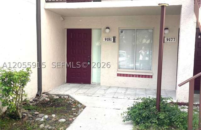9181 SW 138th Pl Gallery 2
