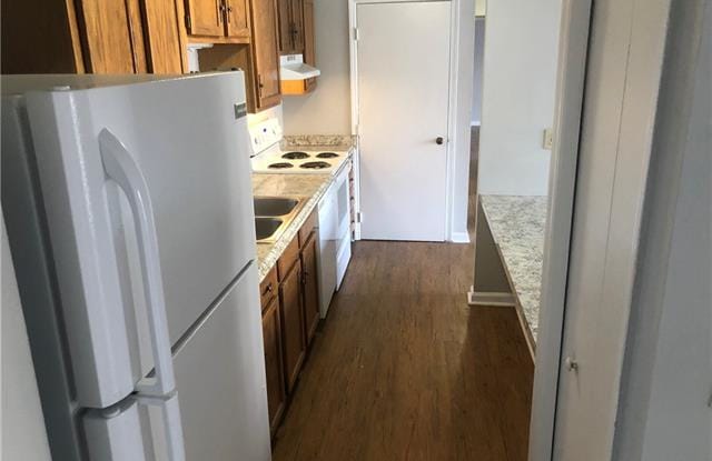 9501-H Shannon Green Dr - 9501 Shannon Green Dr, Charlotte, NC 28213