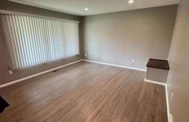 36411 ROYCROFT Street Gallery 3