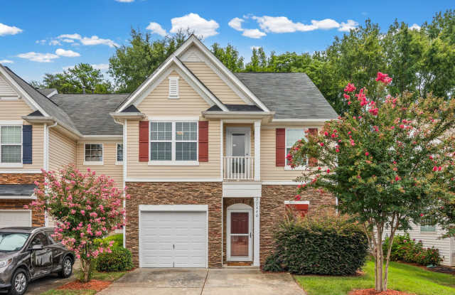 Gorgeous END UNIT 3 bedroom town home in desirable Harpers Mill with Garage and Primary on main with walk-in shower!! photos photos