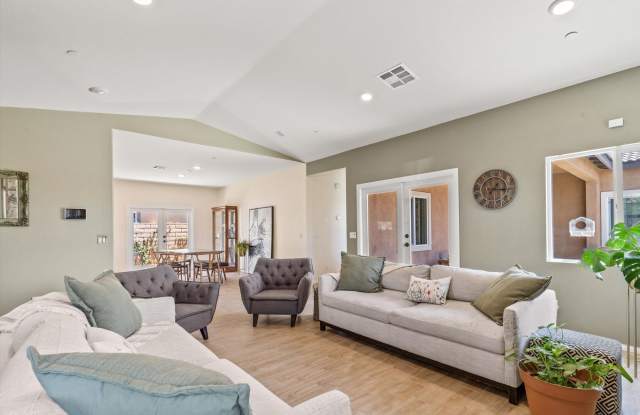 Elegant Corner-Lot Home in the Verano Community 3 Bed/2 Bath Gallery 4