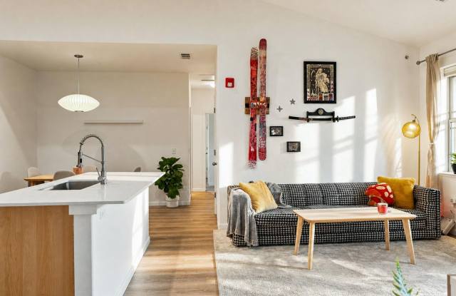 Move In Special for this 2 Bed / 2 Bath Condo in the heart of Olde Town Arvada Gallery 4