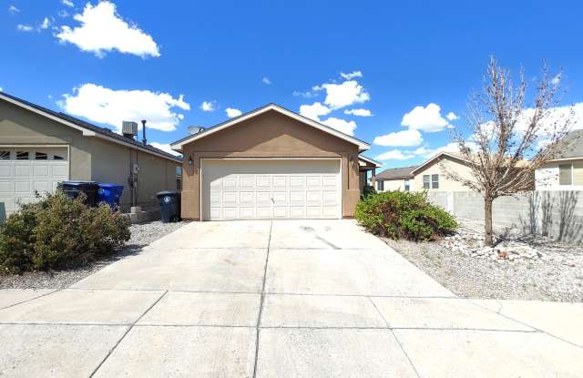 Cozy 3 Bedroom 2 Bathroom Home In The NW! photos photos
