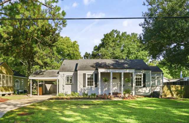 2151 Hollydale Avenue Gallery 1