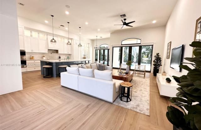 5990 SW 97th St - 5990 Southwest 97th Street, Pinecrest, FL 33156