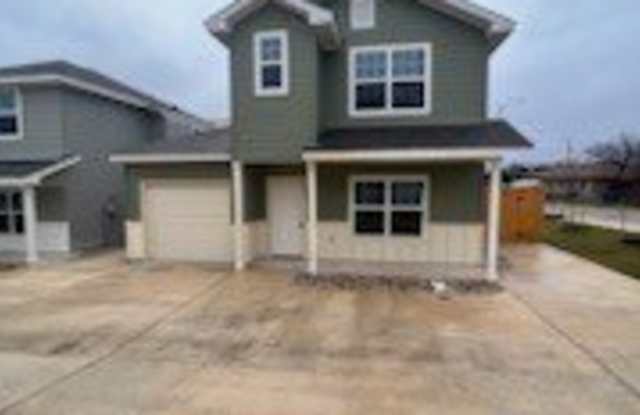 2031 Silver Oaks Gallery 3