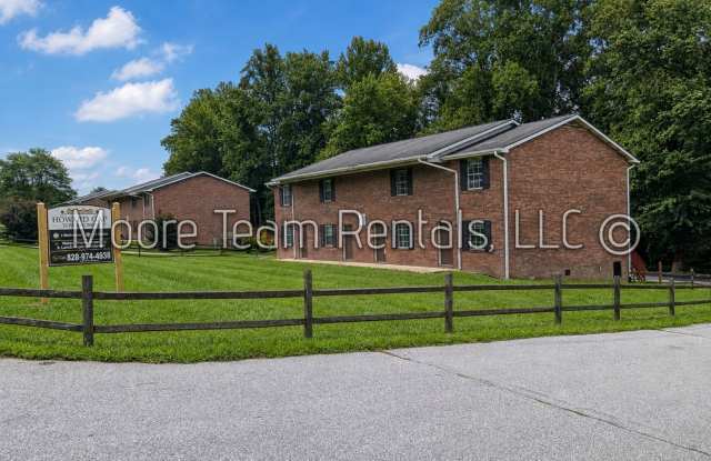 2 Bed/1.5Ba - Includes - Water, Septic, Trash & Lawn - Sect 8 photos photos 2 Bed/1.5Ba - Includes - Water, Septic, Trash & Lawn - Sect 8 photos photos