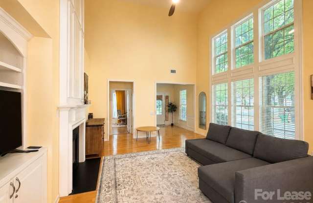 3306 Darlington Road Gallery 3
