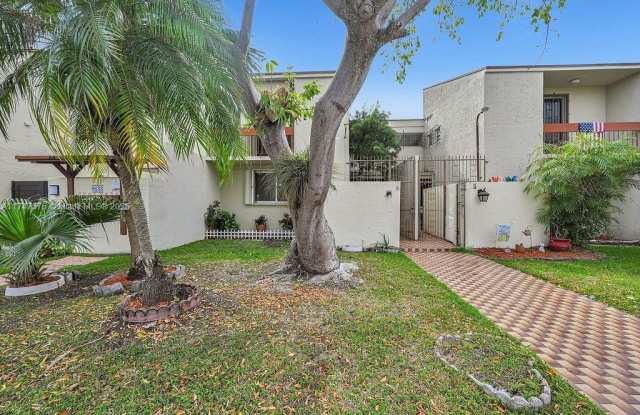 9133 Fontainebleau Blvd - 9133 Fontainebleau Boulevard, Fountainebleau, FL 33172