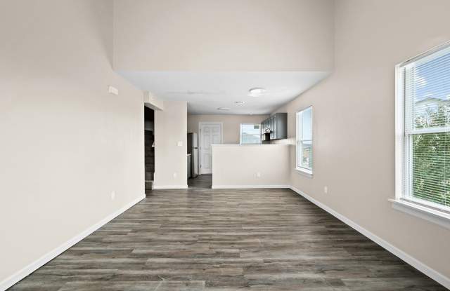Diamond Ridge Townhomes Gallery 3