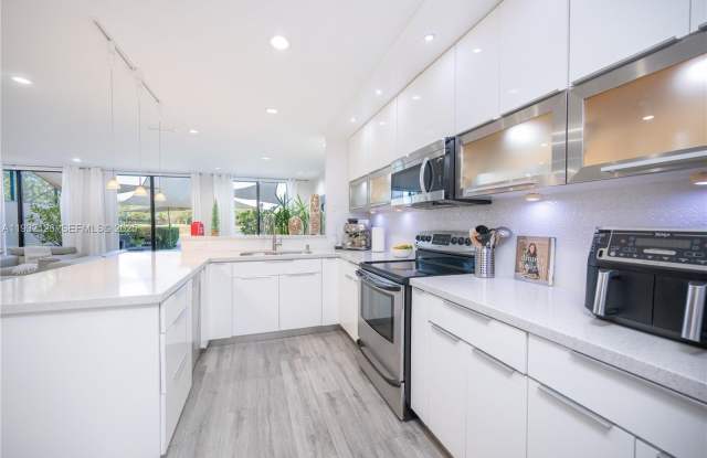 3322 Torremolinos Ave photos photos