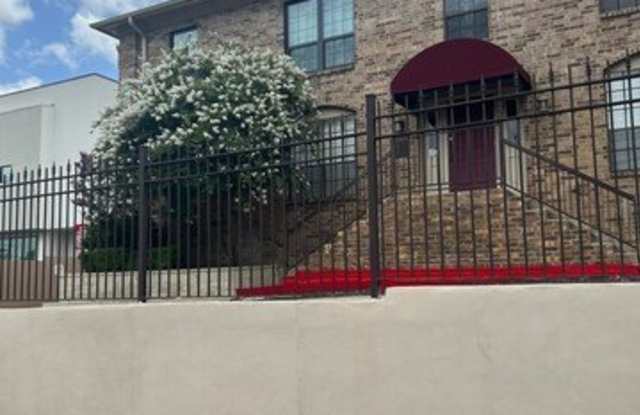 7926 BROADWAY photos photos