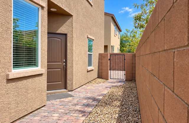 4 Bedroom Single Family / NEWER HOME Gallery 4