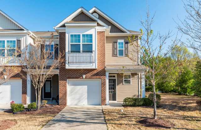 Well Maintained End Unit Townhome with Community Pool! Available July 14th! photos photos